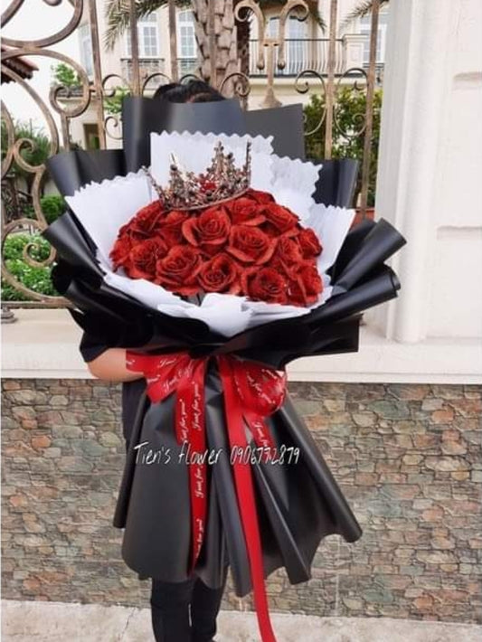 Black Bouquet with Red Roses Candle